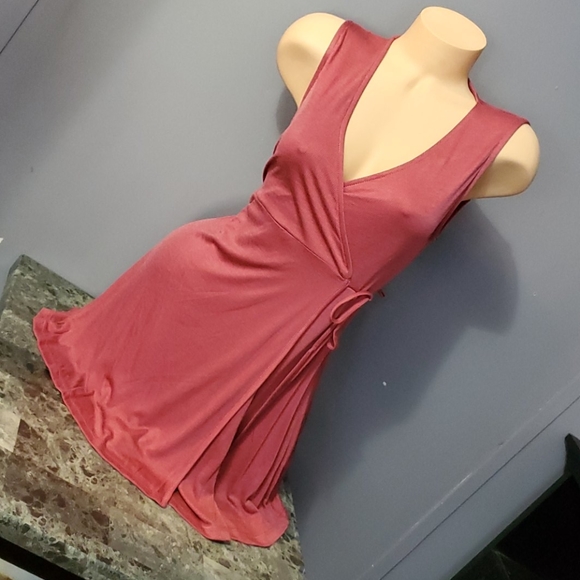 Dresses & Skirts - Stunning Rose True Wrap Dress